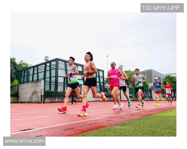 朝鲜足球明星风采展现:激情与荣耀交织的运动人生 朝鲜足球明星风采展现:激情与荣耀交织的运动人生