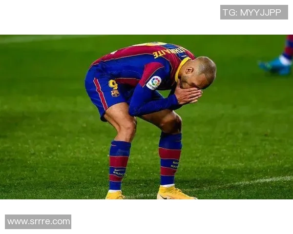 赛场上争议不断的足球明星背后的骂人故事与职业生涯的影响