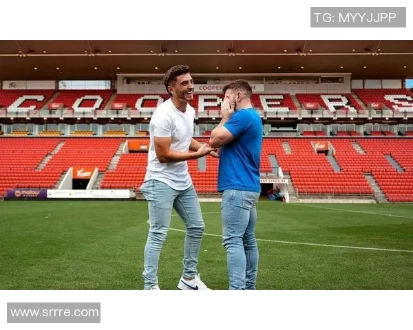 足球明星惊喜现身婚礼现场为新人送上祝福与惊喜时刻